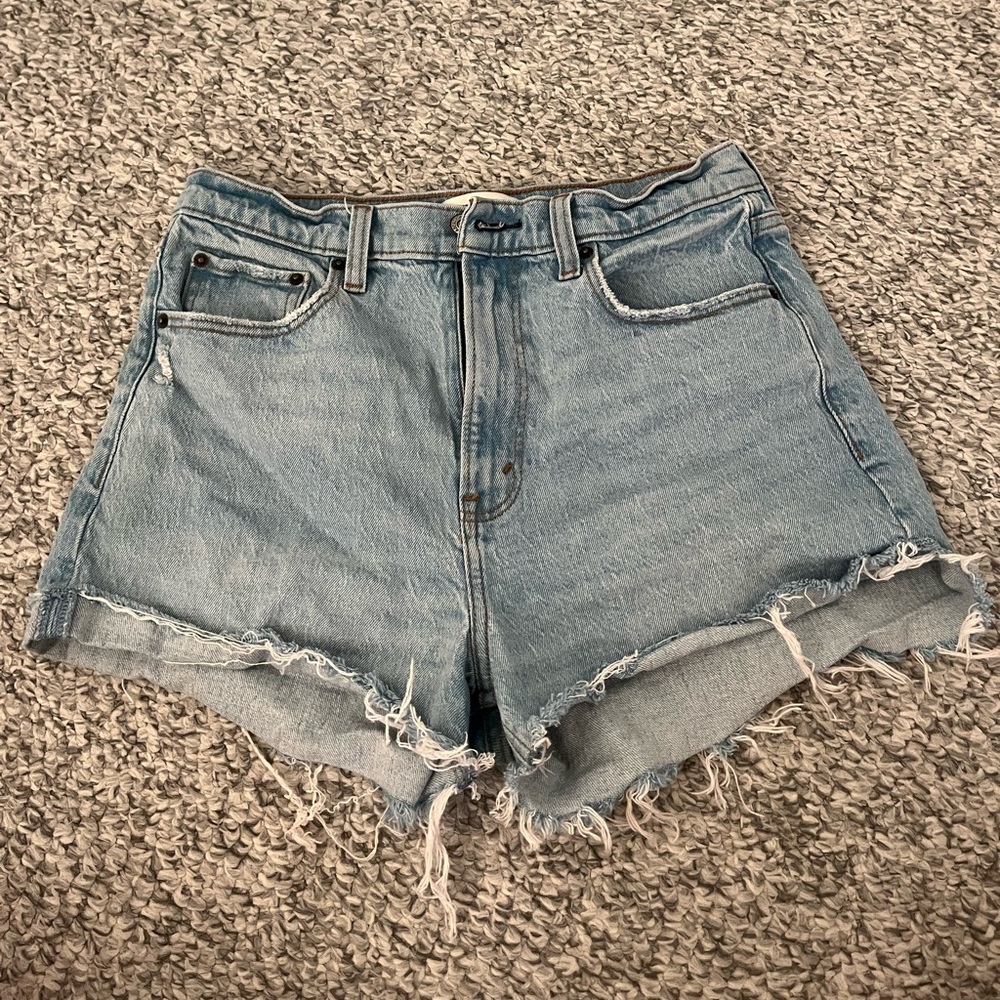 Abercrombie Jean shorts “The Mom Short High Rise”